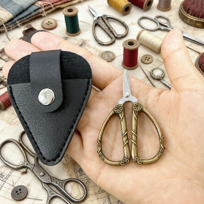 Tesoura Mini Vintage de Aço In - Leather Work In Art avaliação e preço