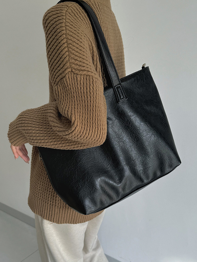 Bolsa de Ombro Feminina Casual - Leatherwork Classes avaliação e preço